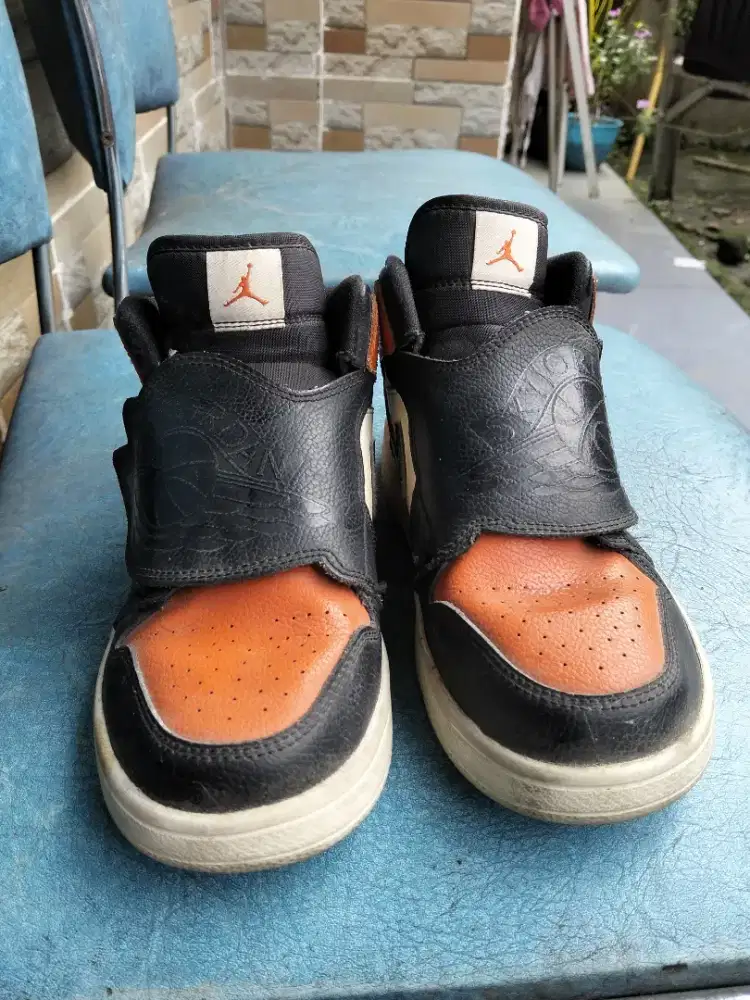 Sepatu merek jordan