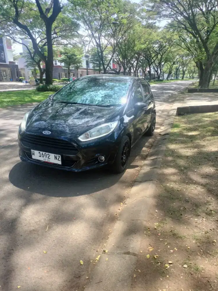 Ford Fiesta 1.5 Matic 2015 Hitam
