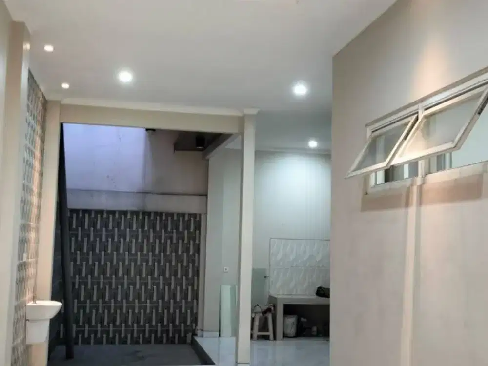 Dijual Rumah Baru Bagus dan Strategis Dkt G-Walk di Darmo Permai, Sby