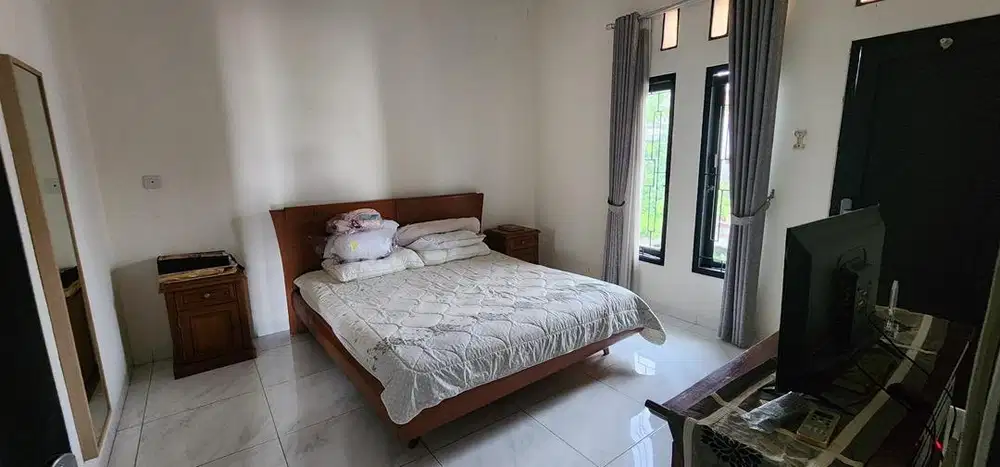 Tempat tidur, matras dan nakas