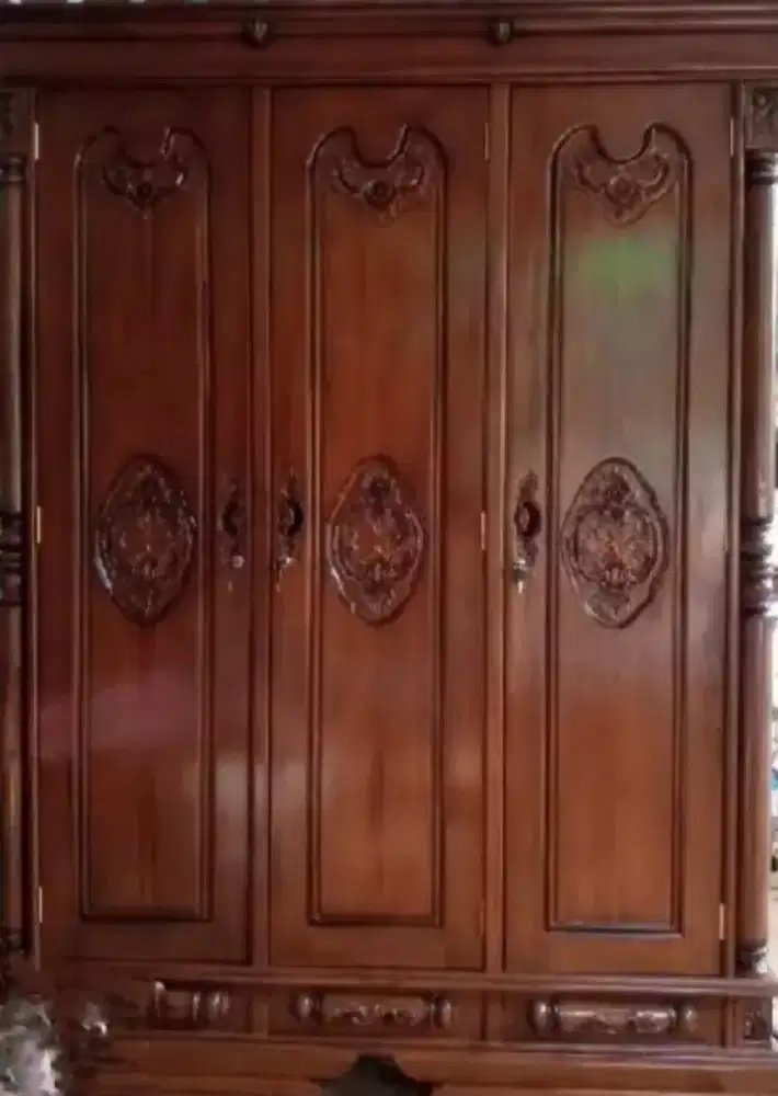 Lemari Ukir Jati Jepara