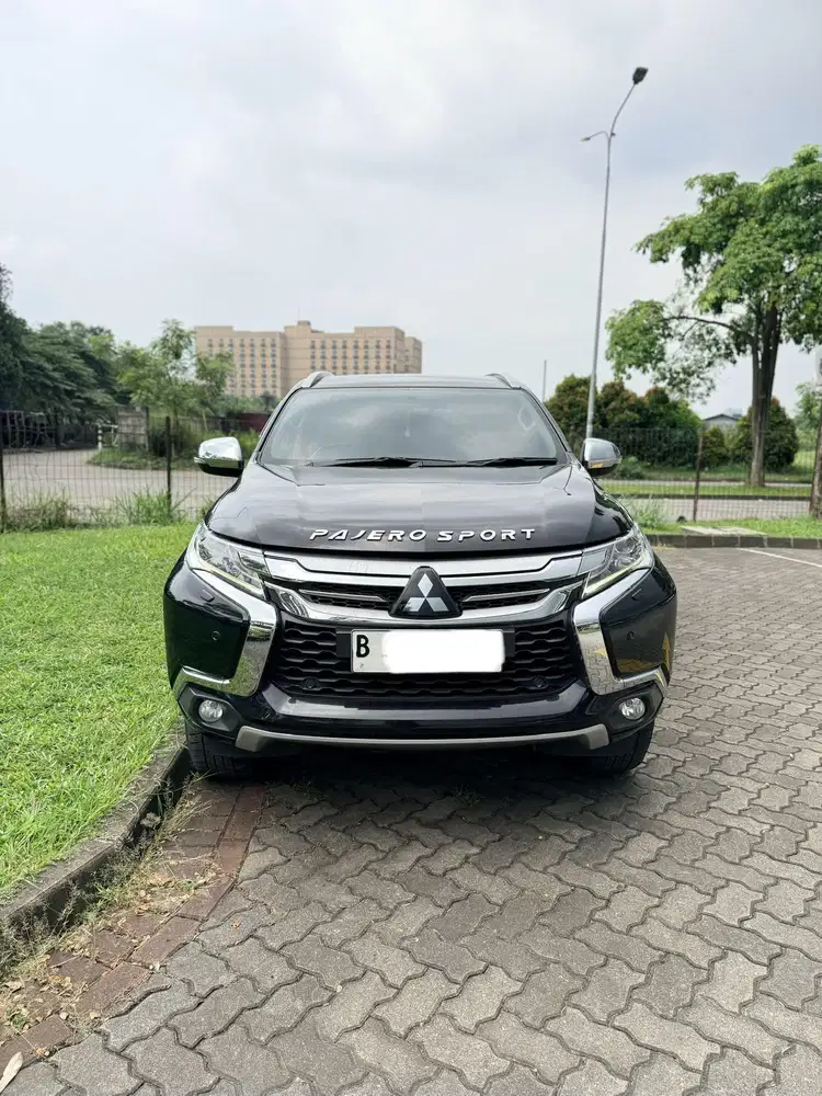 Pajero Dakar 2019 Ultimate Diesel Siap Pakai Hitam KM low Jual Cash