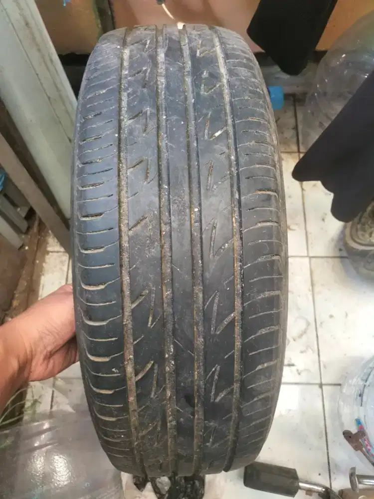 di jual ban bekas