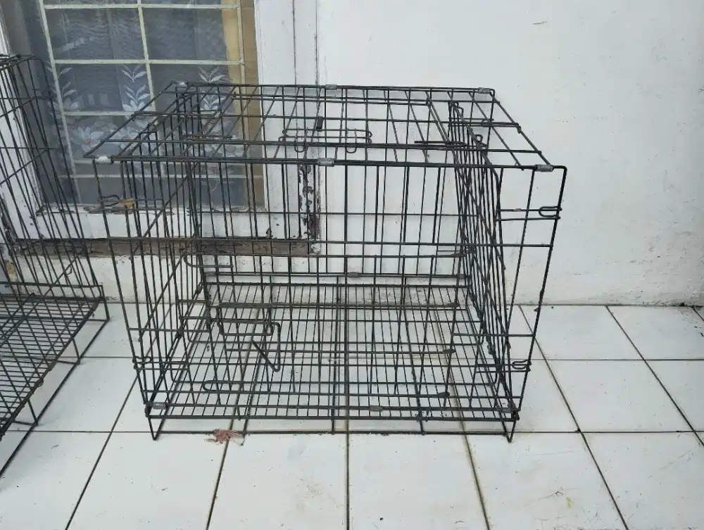 Kandang kucing bekas