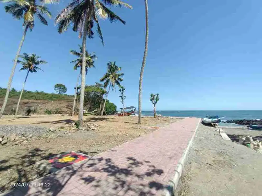 Land near Balian Beach Bali is only 100 meters from the beach