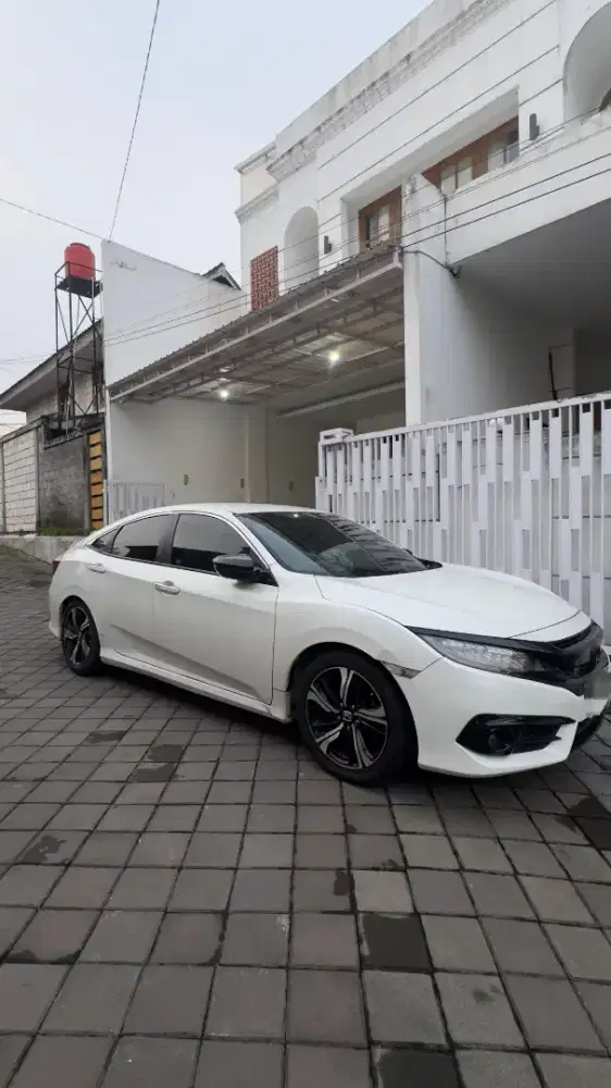 DIJUAL HONDA CIVIC 1.5 TC CVT ES