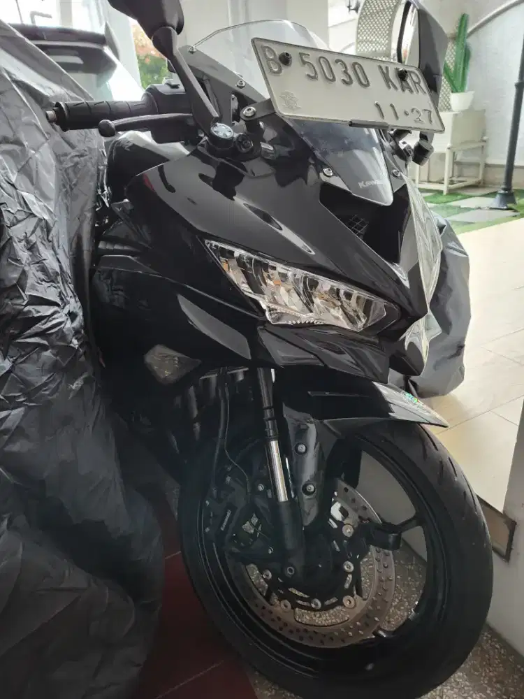 Kawasaki Ninja ZX 25  Black Non ABS Only