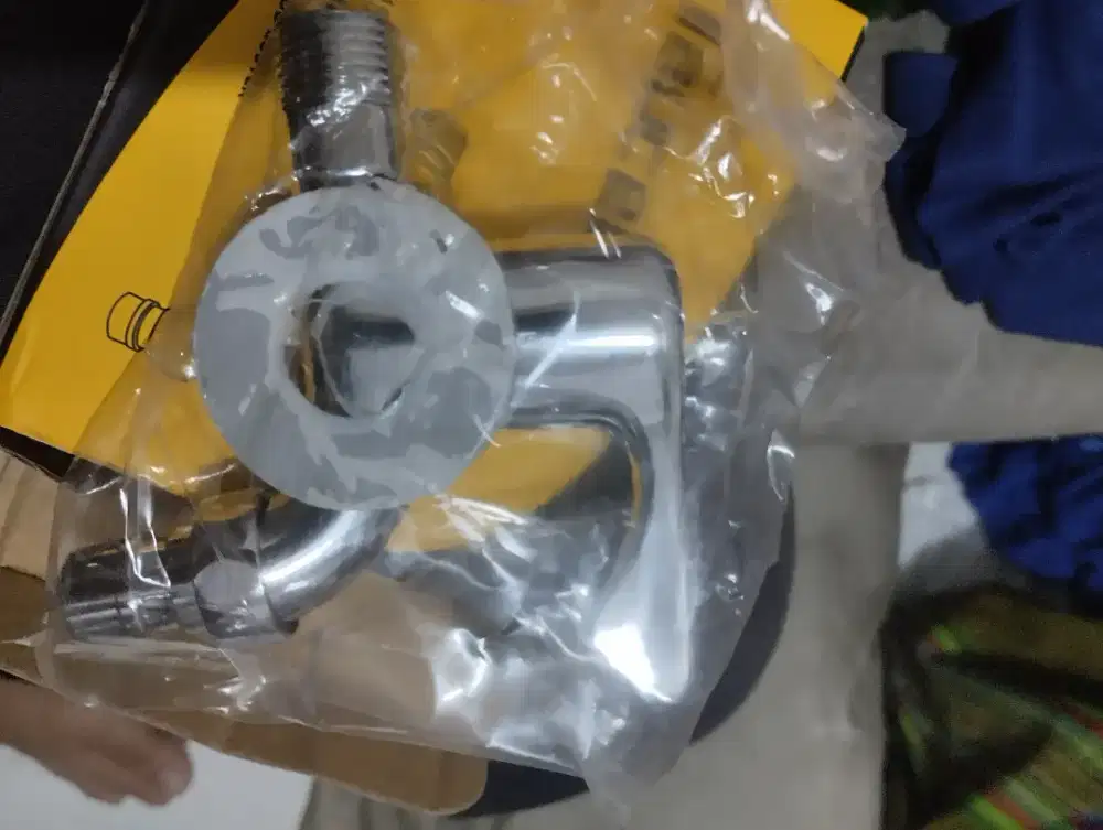 Keran air baru. Stenlis . merek Faucet