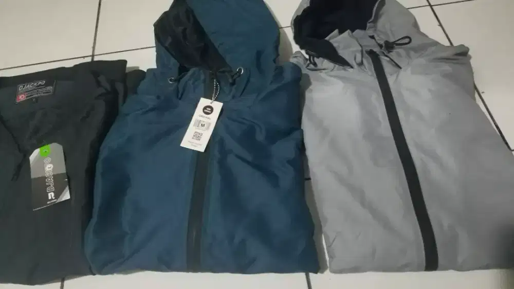 jaket parasut kondisi baru