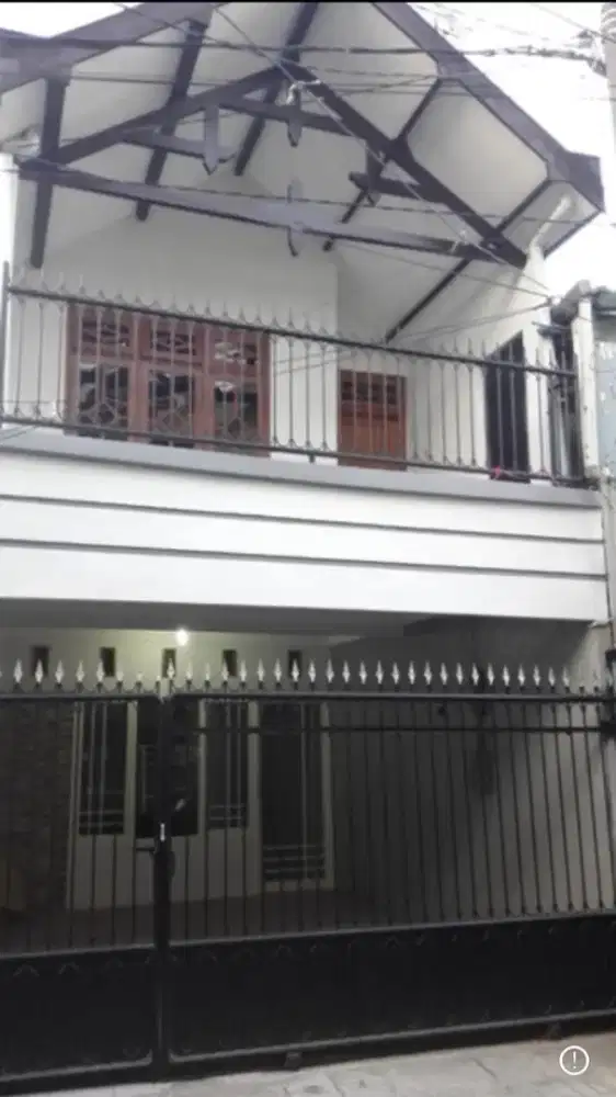 DIKONTRAKKAN RUMAH STRATEGIS