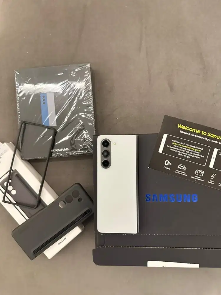 Samsung Galaxy Fold 5 - Gray Bespoke (Rare) - Memory 1 TB | RAM 12 GB