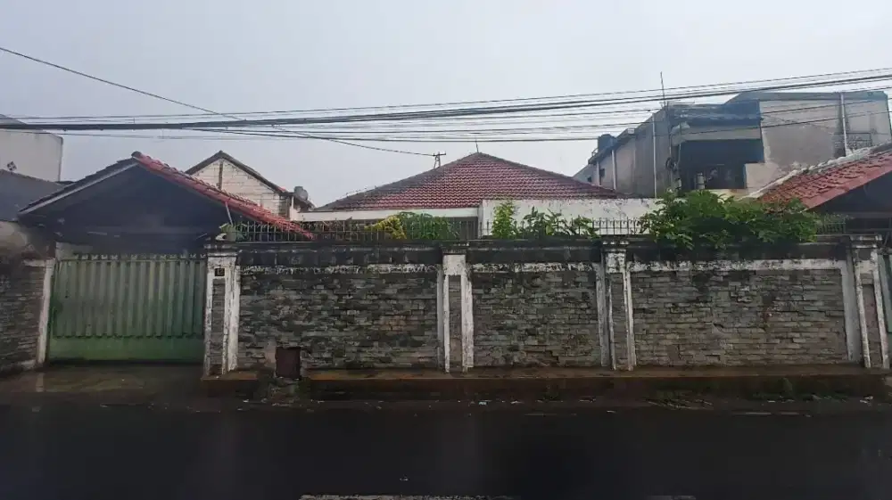 JUAL CEPAT - Rumah Di Pusat Kota Jakarta Selatan