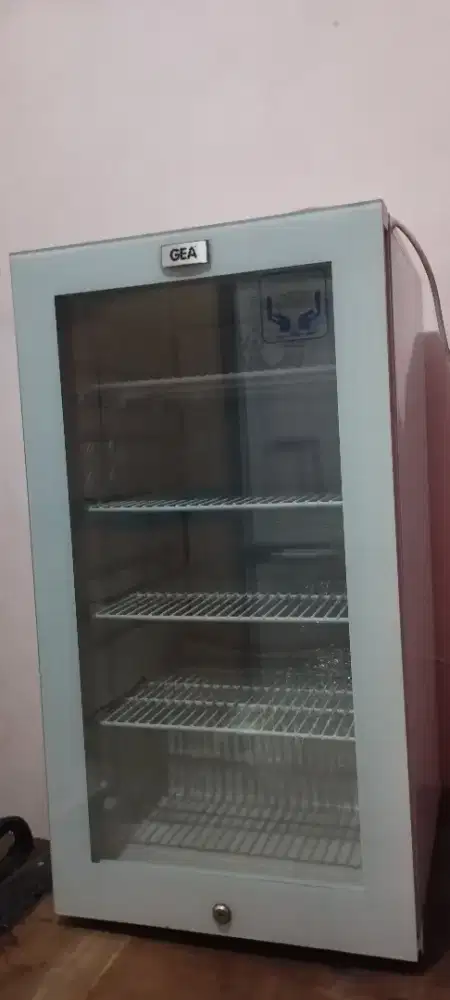 Showcase Mini GEA 4 Rak Kaca Pendingin Minuman