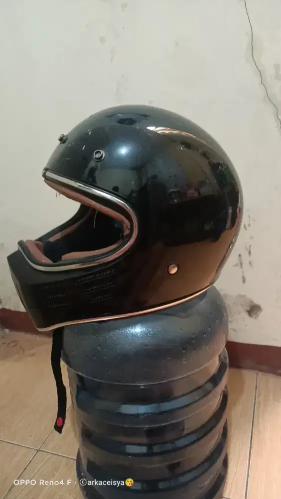 Helm Cakil merek jitsu