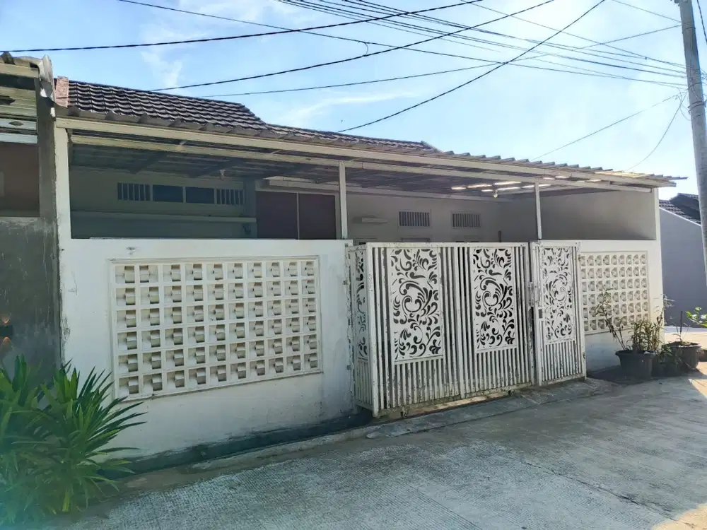 Rumah luas & lokasi strategis  DIKONTRAKAN