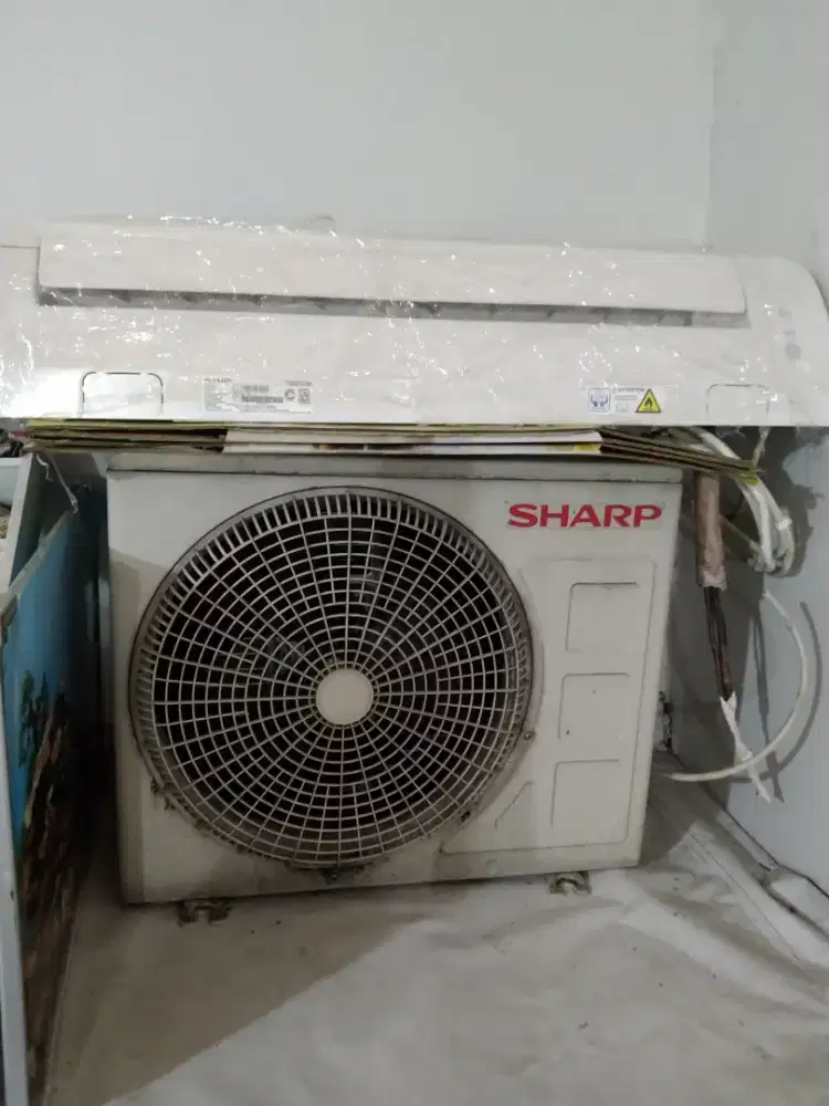 Jual AC Sharp 1/2PK, pemakaian pribadi bukan toko masih bagus dingin