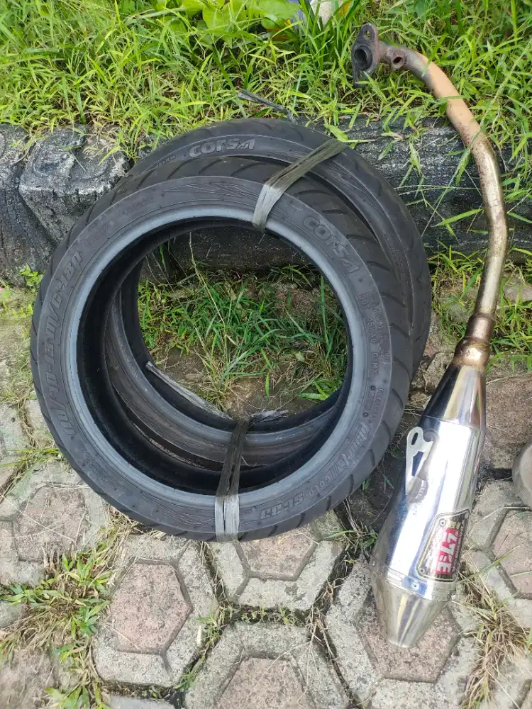 Ban dan knalpot Yoshimura