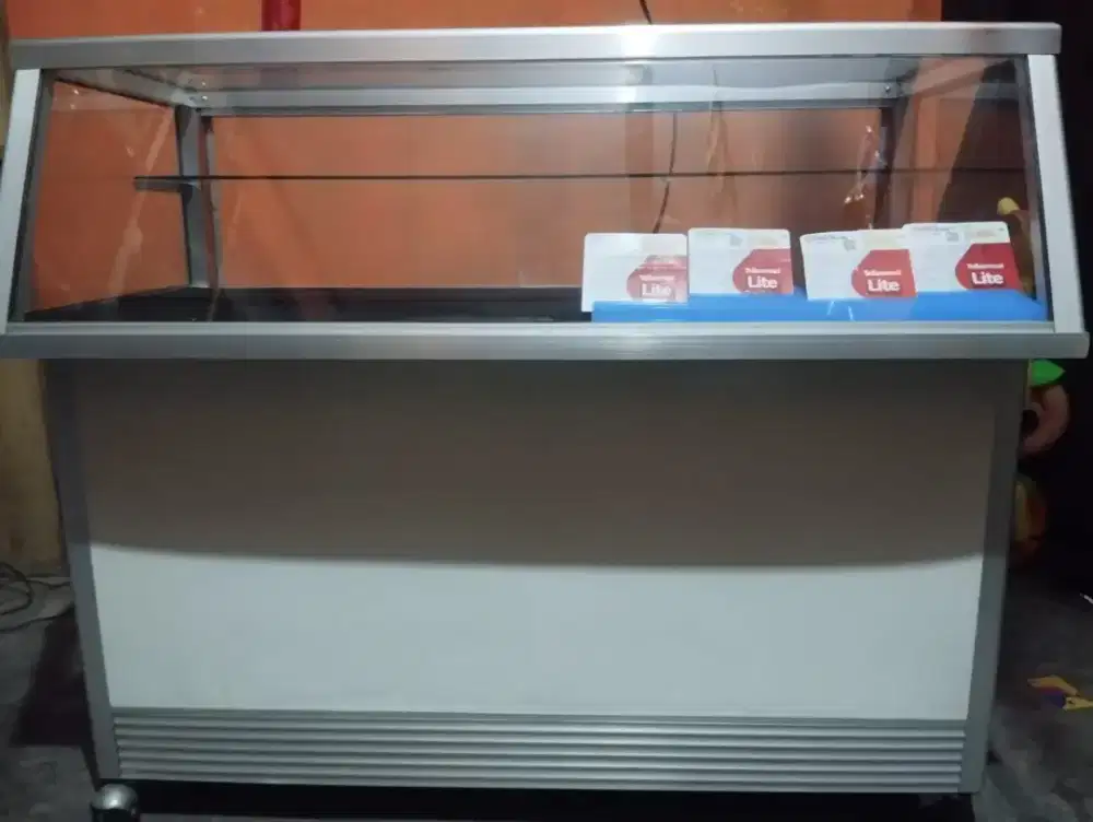 Etalase konter pulsa atau hp