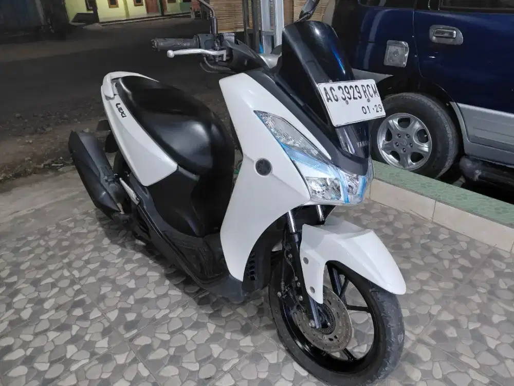 Yamaha lexi warna putih