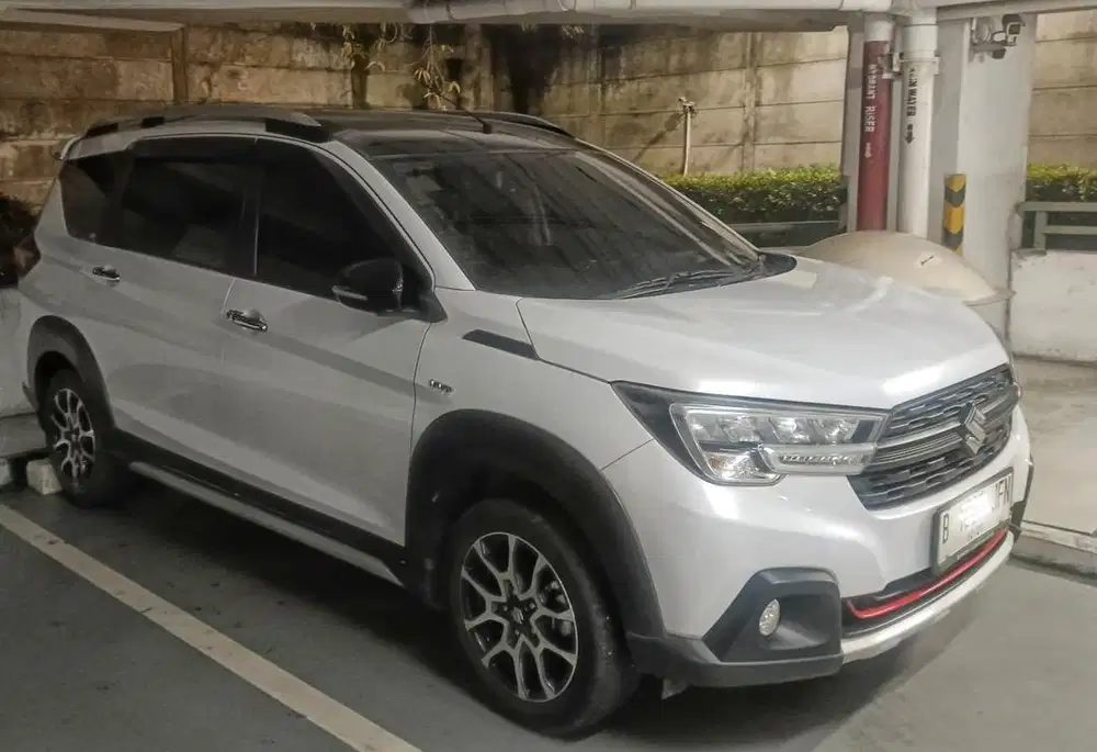 Suzuki XL7 Alpha AT Kondisi Terawat