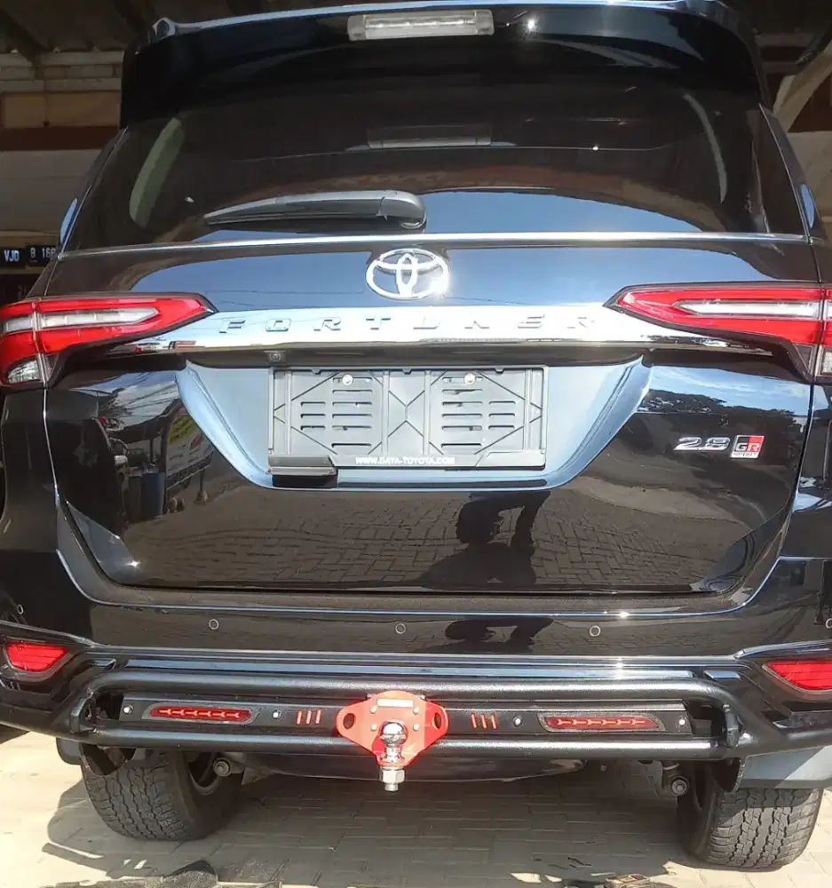 toyota fortuner 2.8 GR sport 4x2 warna hitam km 39 rb, plat B jaksel
