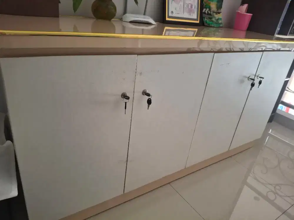 Dijual Bufet 4 pintu