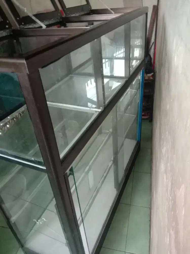 etalase bekas siap pakai