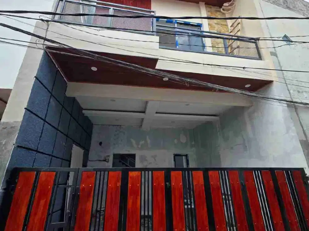 Rumah baru 1.85M modern minimalis 3 lantai di Utan kayu selatan Jaktim dekat akses tol Rawamangun