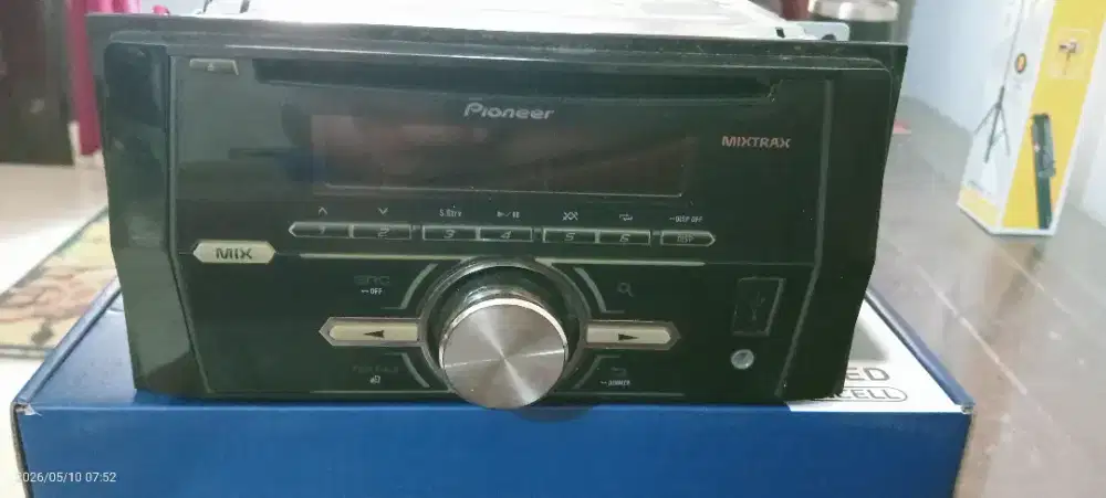 Head unit pioneer mixtrax FH-XL55UI