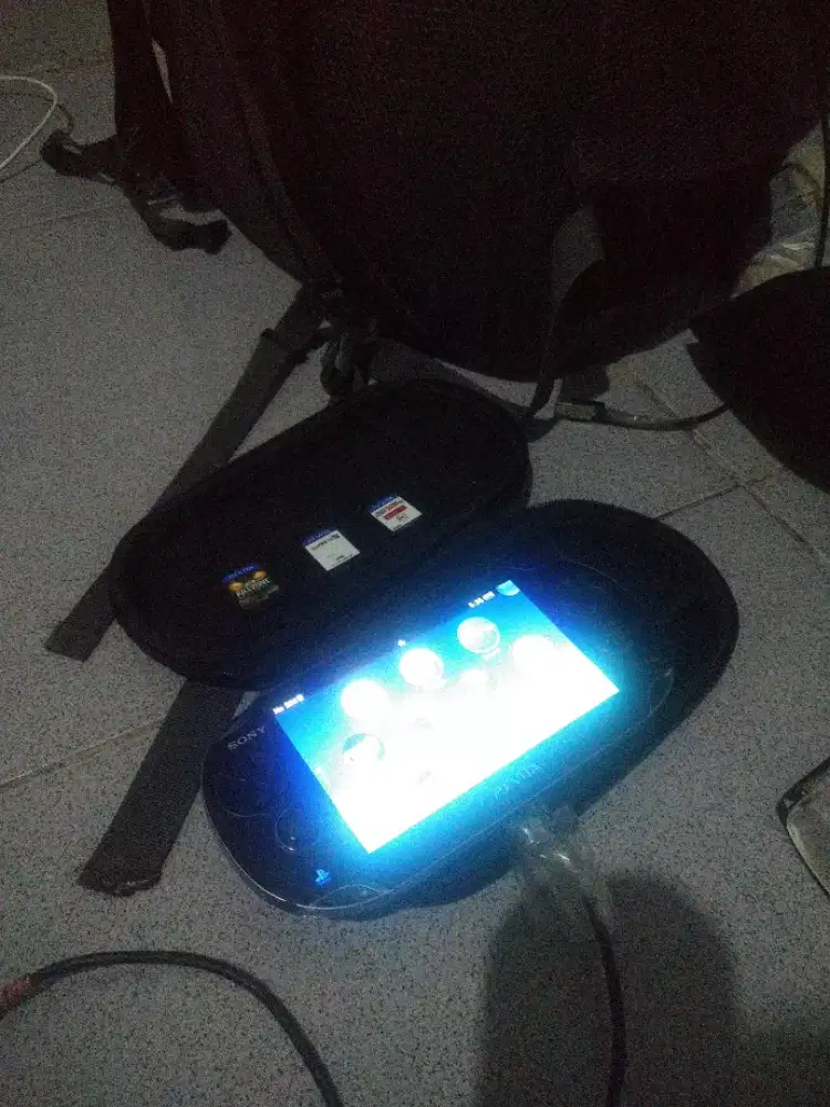 Ps Vita fat 3 games