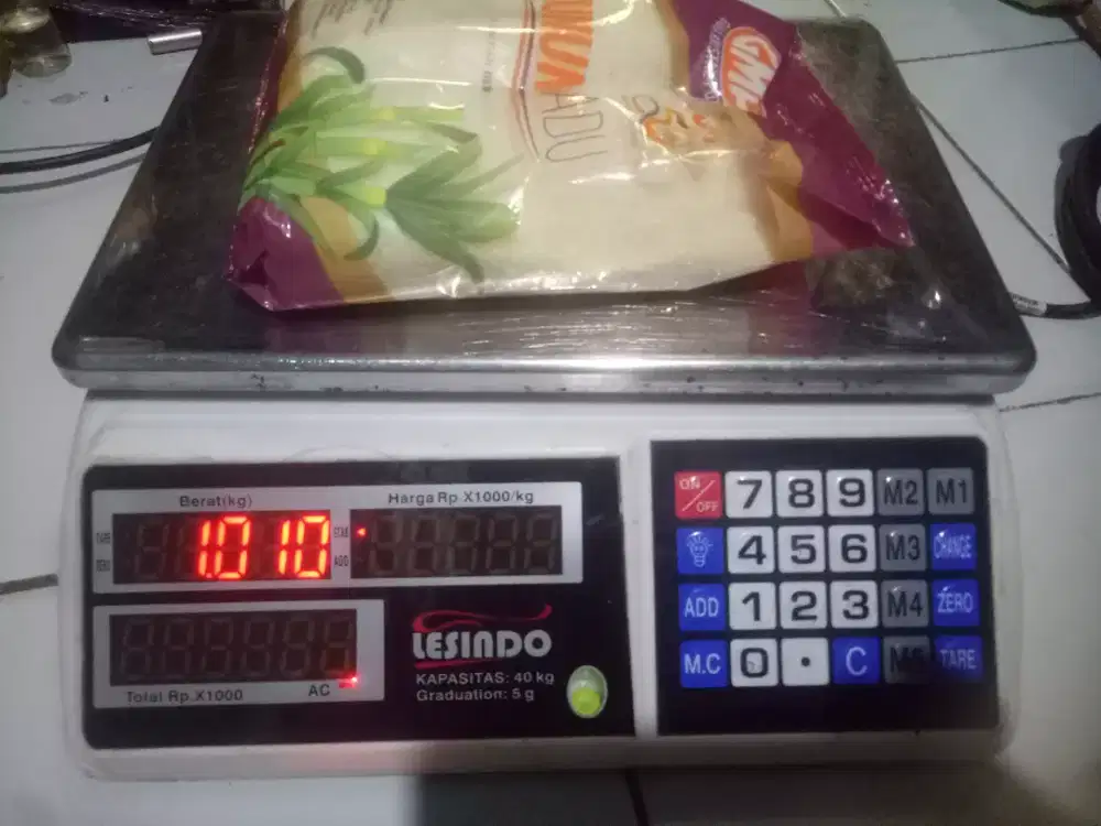 Timbangan digital lumayan.