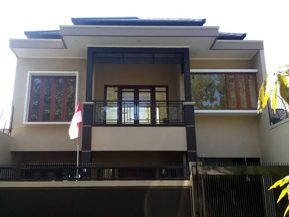 Rumah siap huni 2 Lantai Lebar 10m di Batu Permata - Seberang Margacinta Park BANDUNG