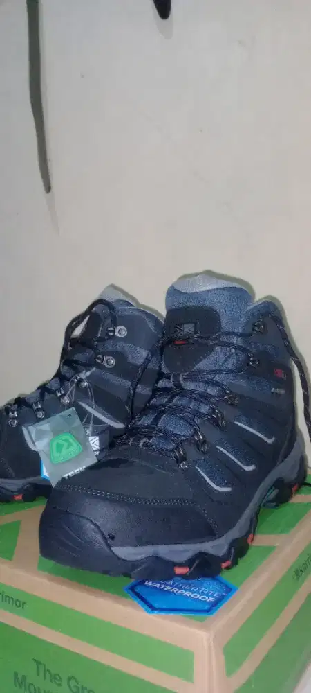 Sepatu Gunung Karrimor Original