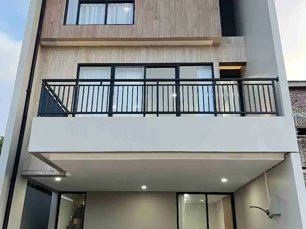 rumah mewah 3 lt 2,2 M bambu apus jaktim