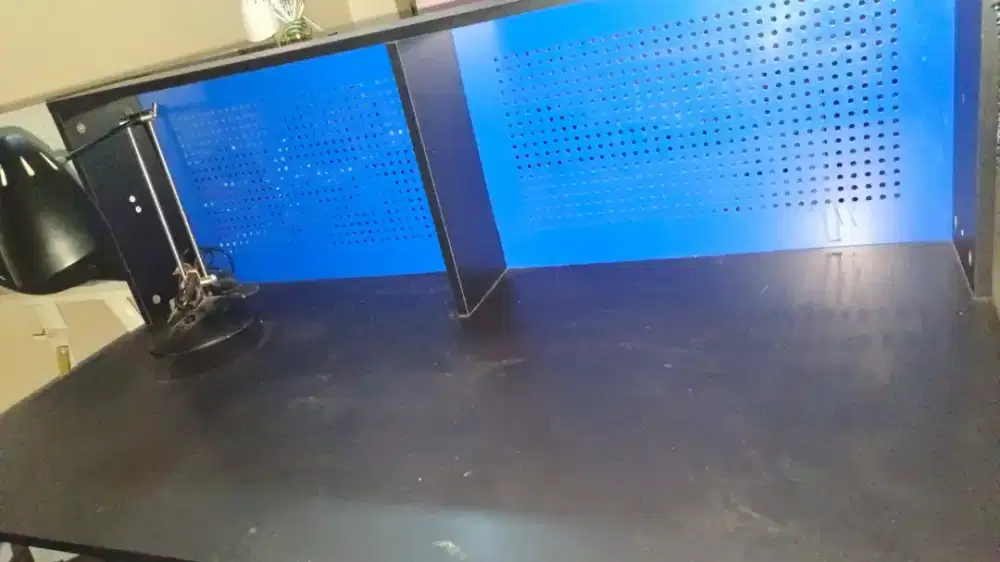 meja belajar atau kerja