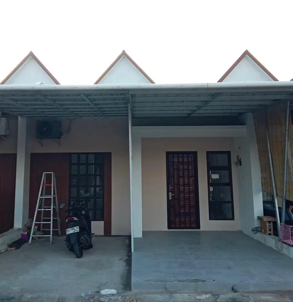 Jual cepat Rumah full interior lengkap AC fasilitas Kolam renang