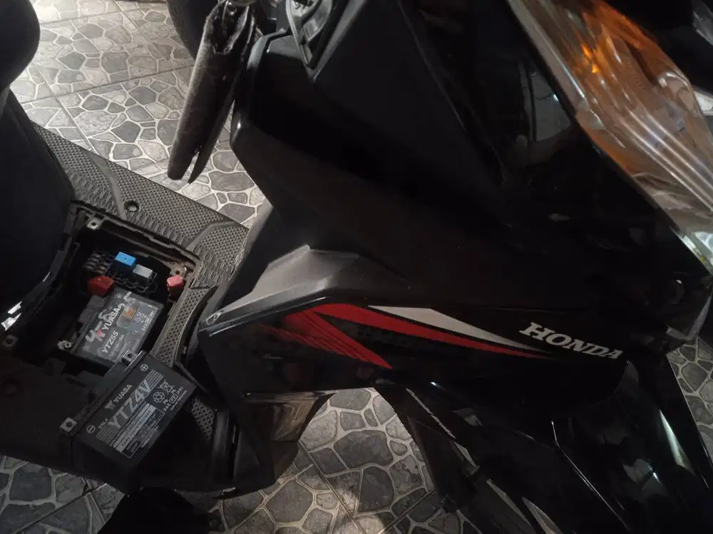 Aki Yuasa YTZ5S
