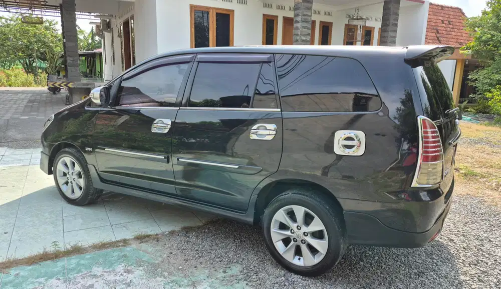 Toyota Kijang Innova 2005 Bensin