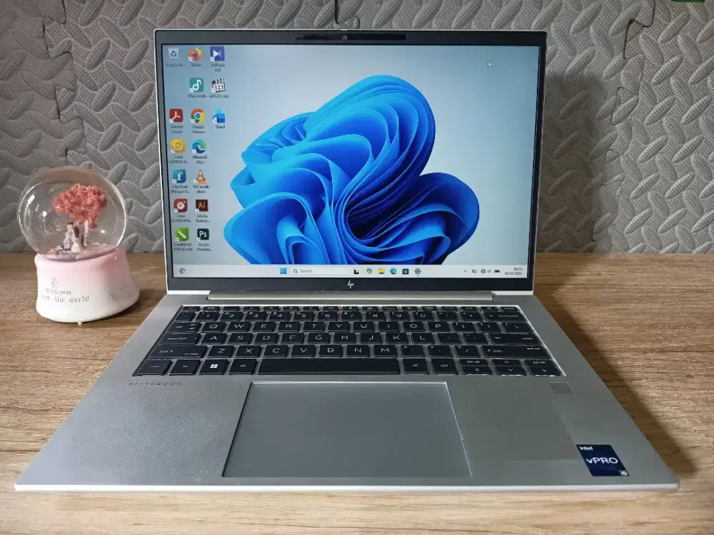 Laptop Hp elitebook core i5 Gen 13 16Gb 256Gb

Garansi 2027
