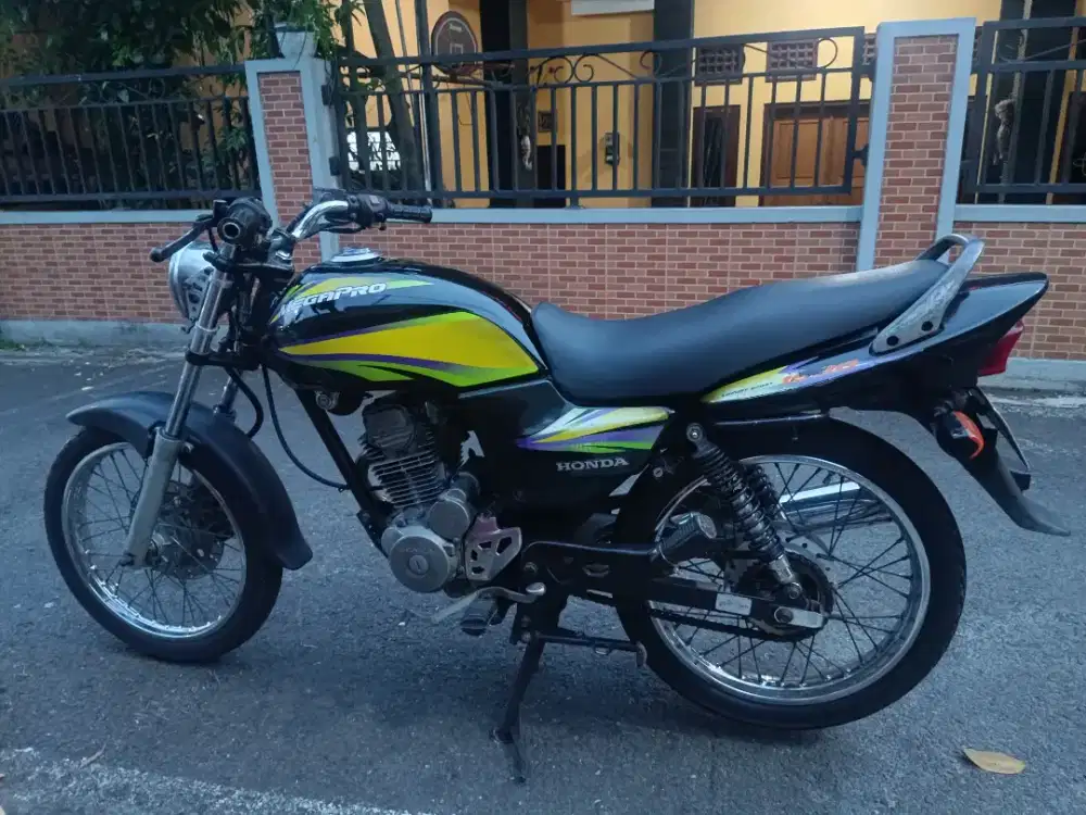 Megapro hiu 2003