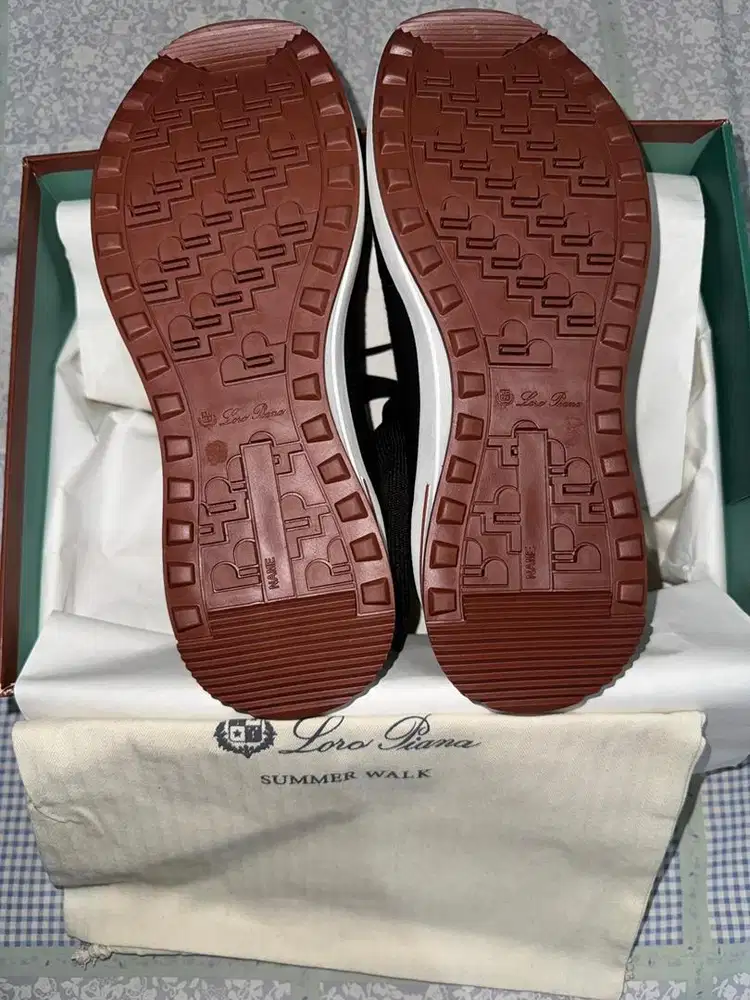 Sepatu pria Loro Piana