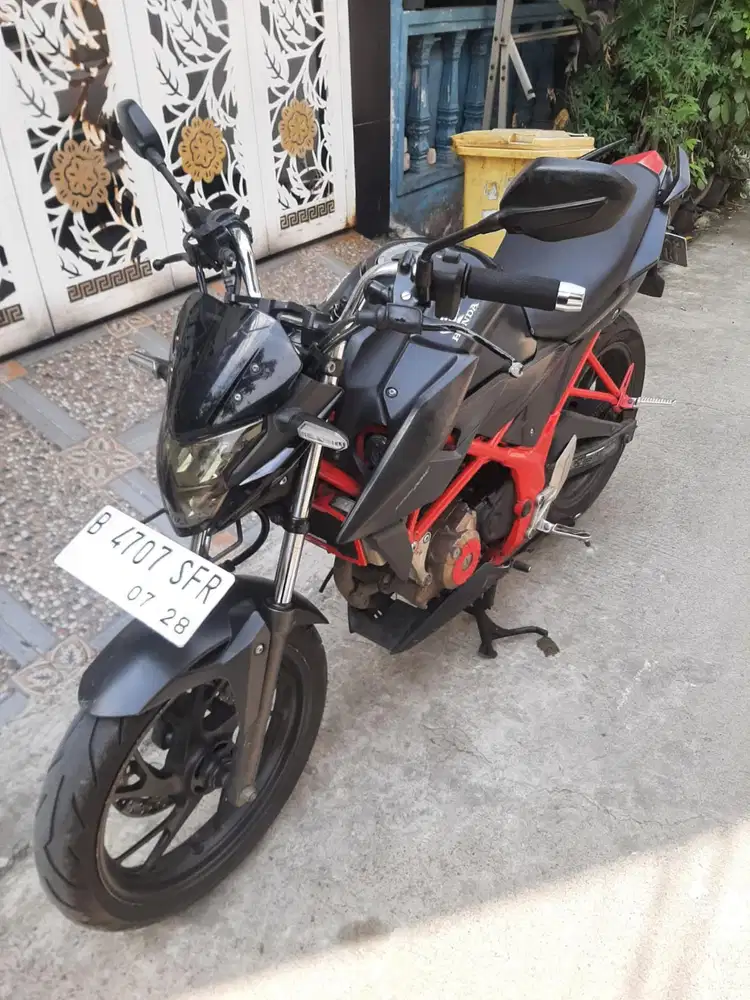 Honda CB LED 150 R 2018 ss lengkap mesin bagus plat B DKI, Stater On