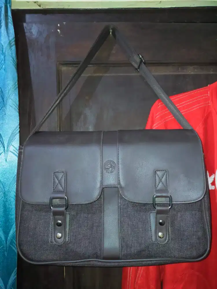 Tas slingbag pedro messengger original kondisi baik