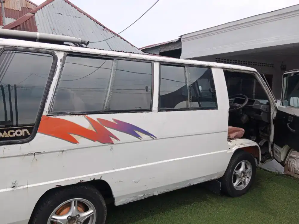 Jual mobil L300