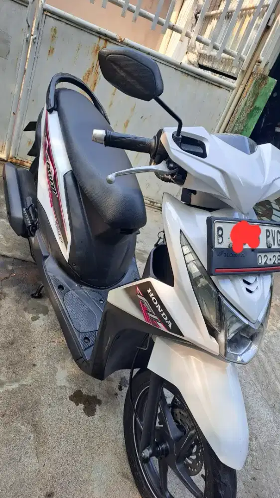 Honda Beat FI putih B DKI jkt kmplit mesin halus irit gesit