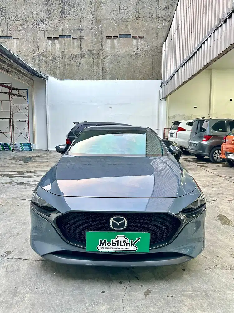 SUPER CANTIK,MAZDA 3 HB ( 2.0 SKYACTIVE G HATCHBACK ) AT/ MATIC  2024