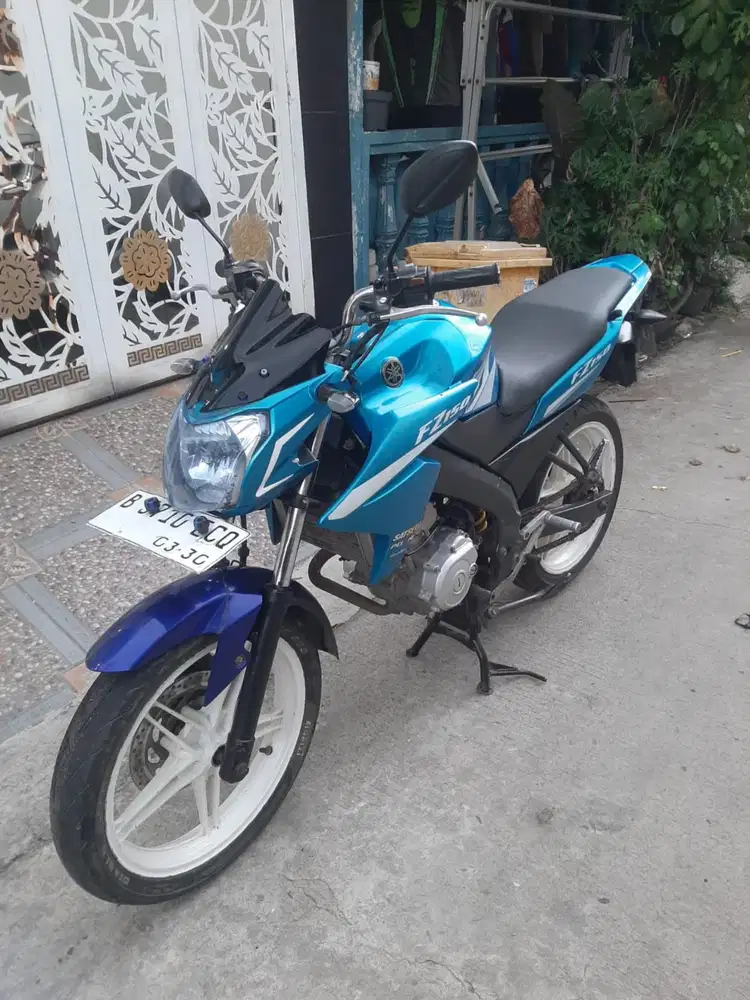 Yamaha Vixion KS 2013 ss lengkap mesin bagus plat B Depok