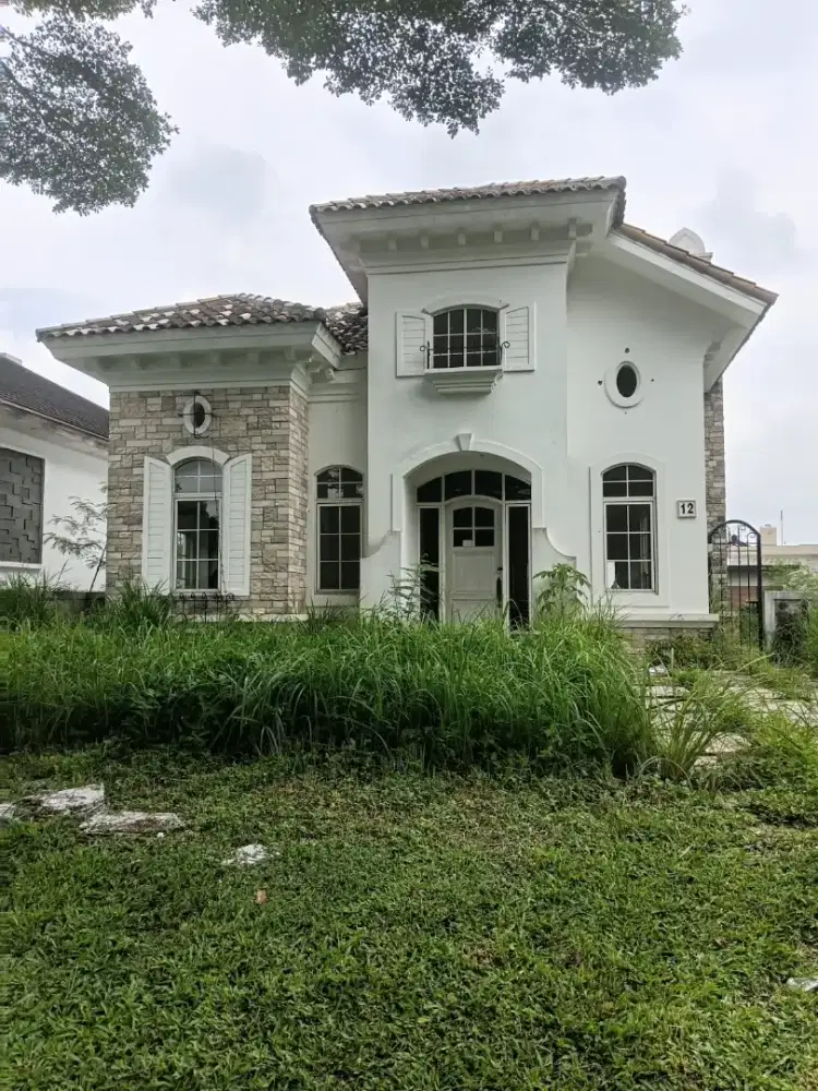 Dijual Cepat Rumah 2 lantai view Gunung di kawasan Sentul City
