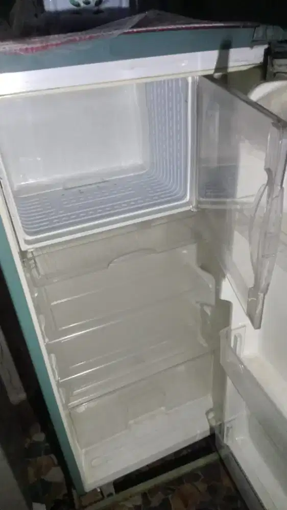 KULKAS 1 PINTU MEREK LG