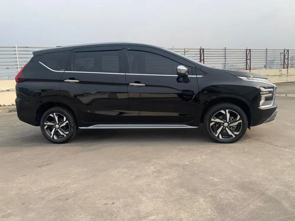 Expander Ultimate New FACELIFT matik hitam 2022 PRIBADI ISTIMEWA